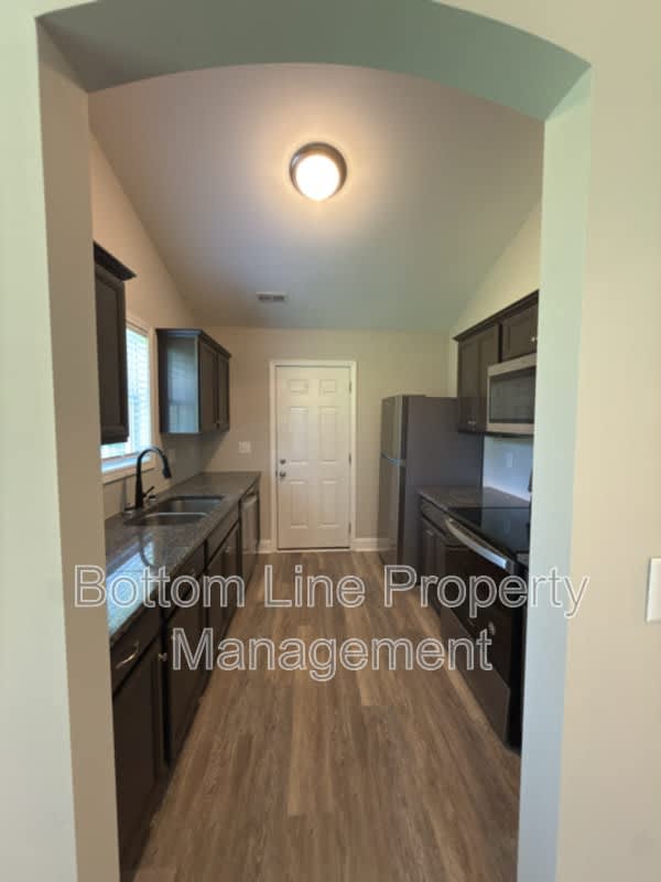 200 Alexander St – photo 4