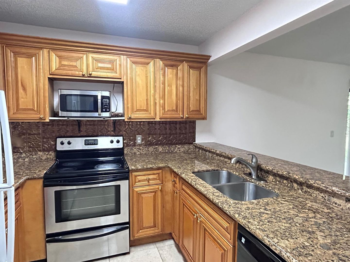 Ground Floor 1Br 1Ba With Lake View In Palm Beach Grande – photo 4