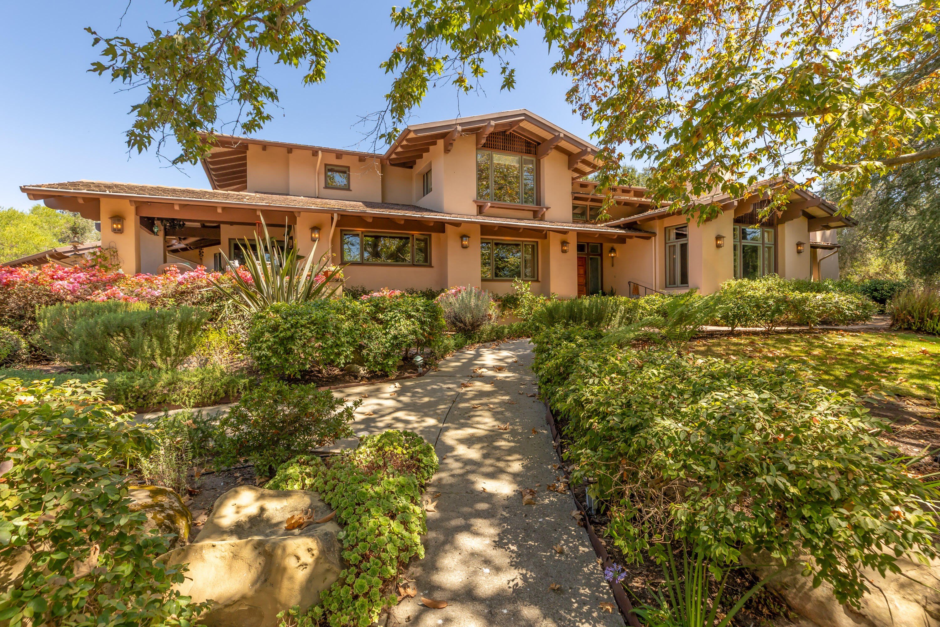 375 Las Palmas Drive – photo 1