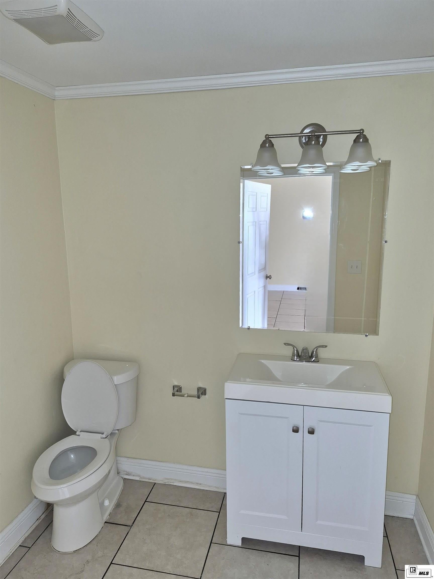 641 E MADISON AVENUE – photo 1