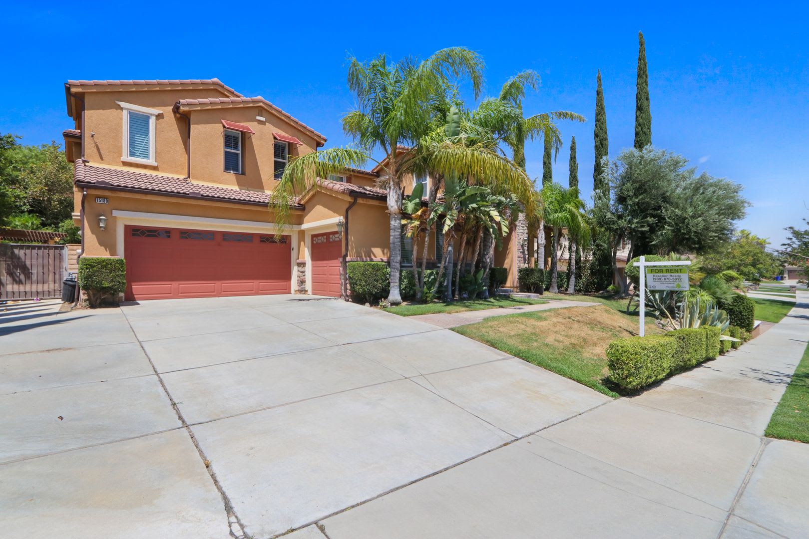 Price Improvement! Stunning 5/4.5 pool home located in the desirable North Fontana Coyote Canyon area. – photo 1