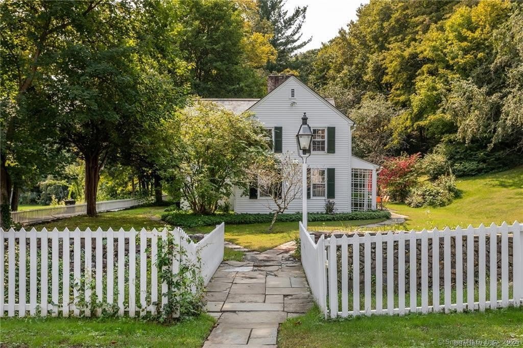 115 River Road – photo 2