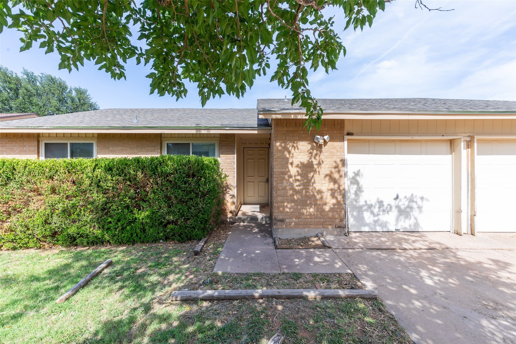 1733 Chucker Court – photo 1