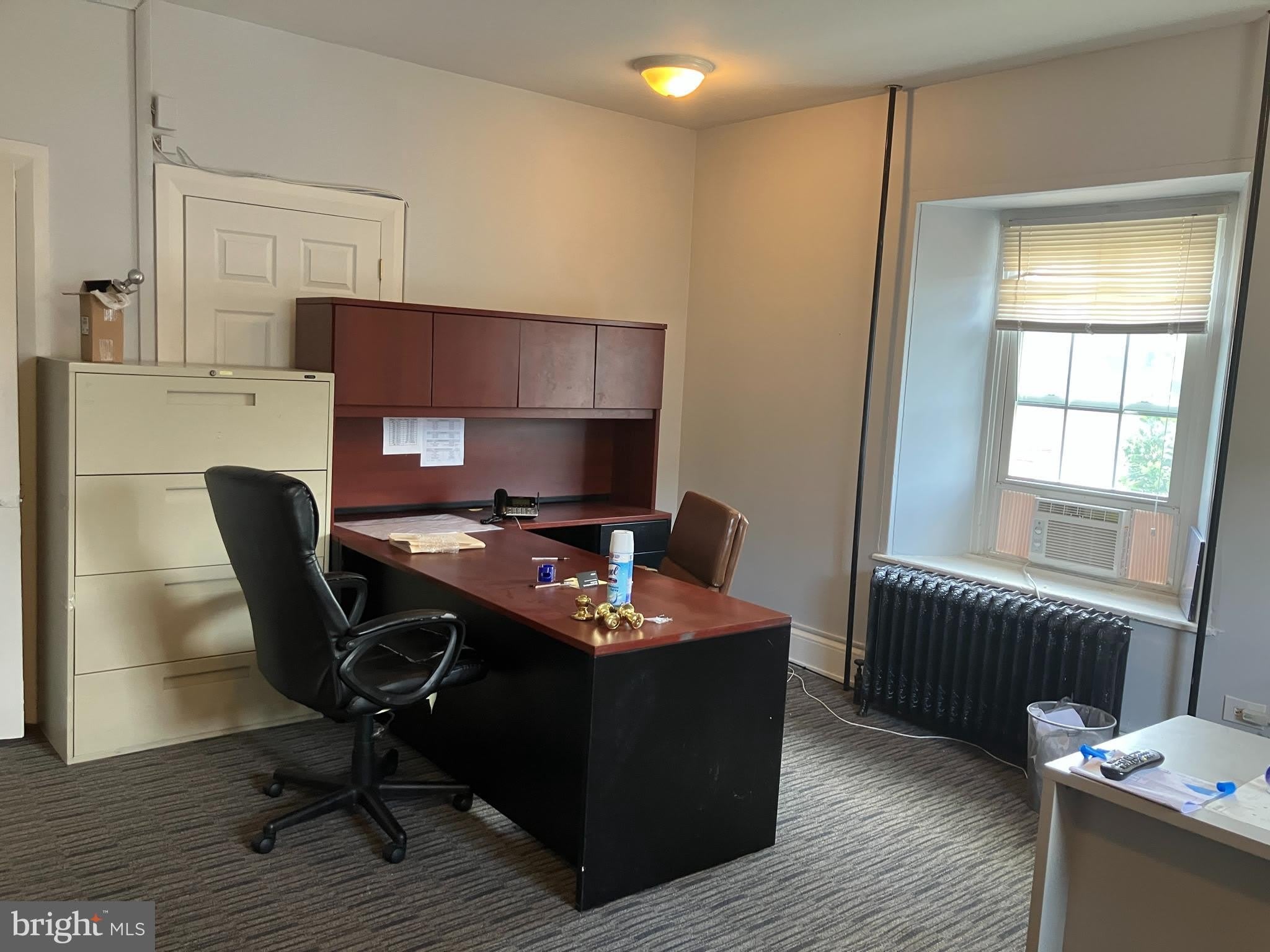 203 W CHESTNUT Street – photo 2