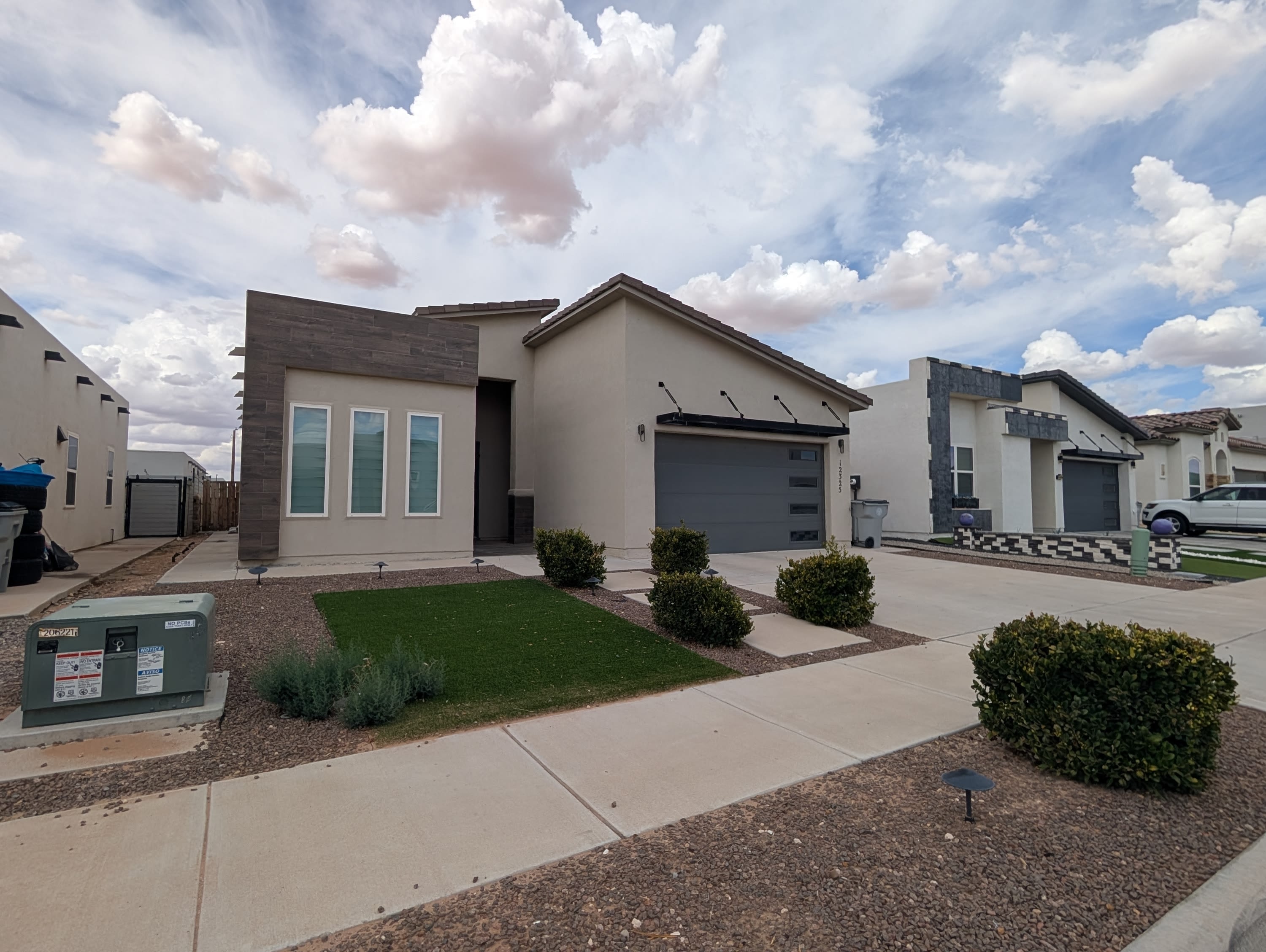 12325 Desert Pine Avenue – photo 2