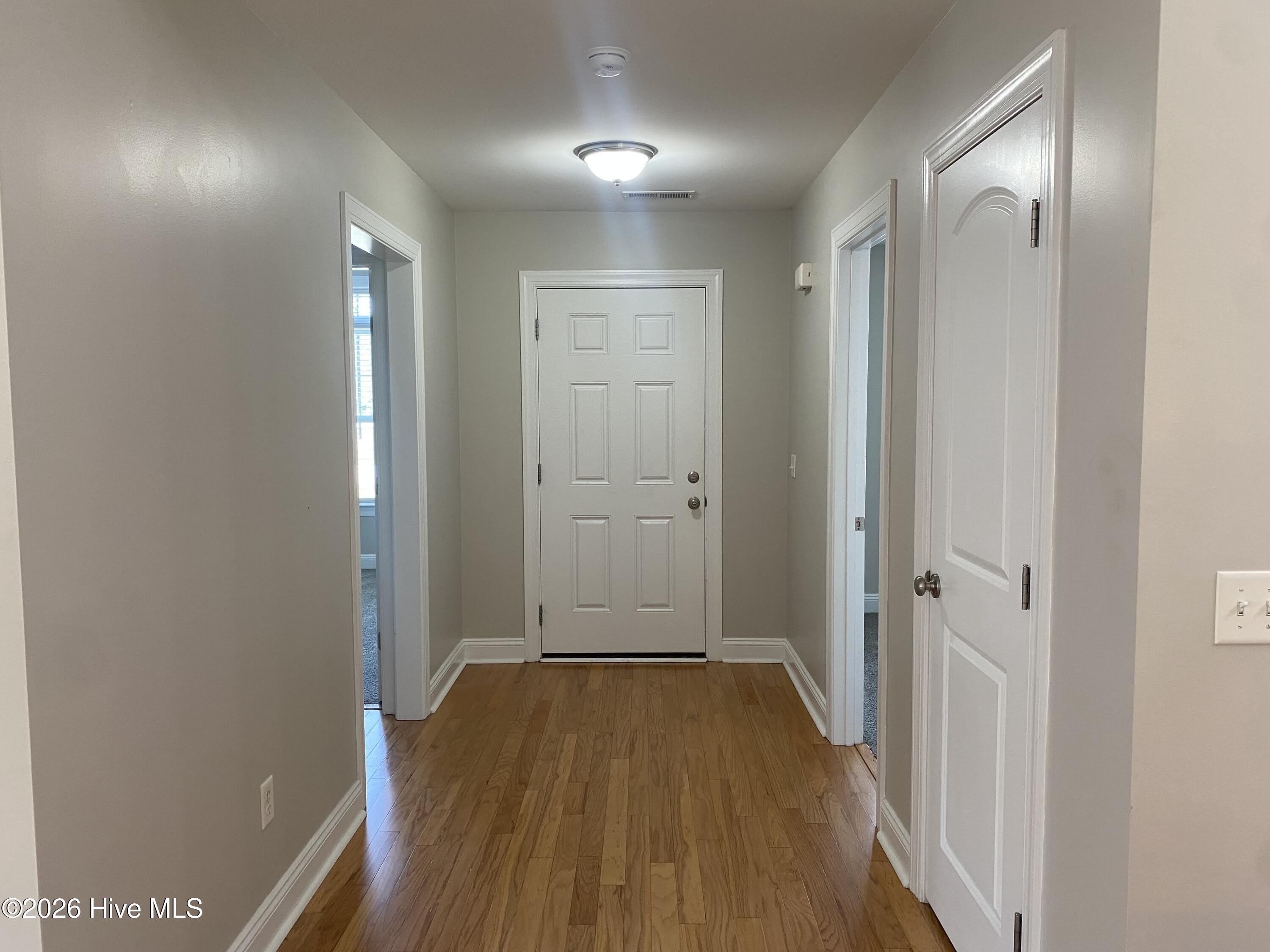 300 Sun Street – photo 3