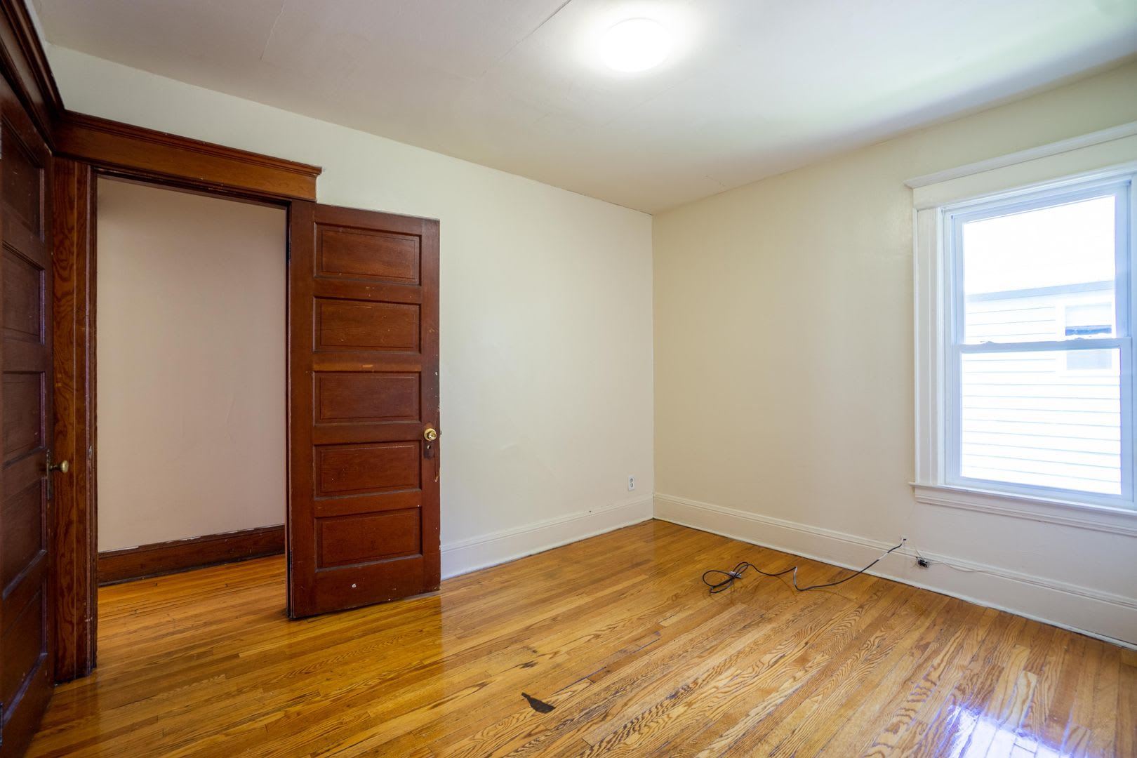 725 Livingston – photo 3