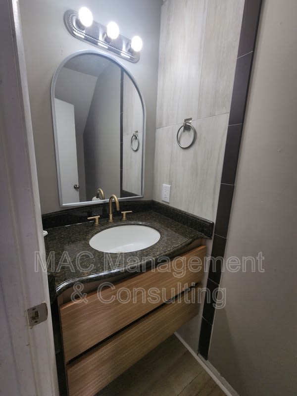 1321 Autumn Avenue – photo 3