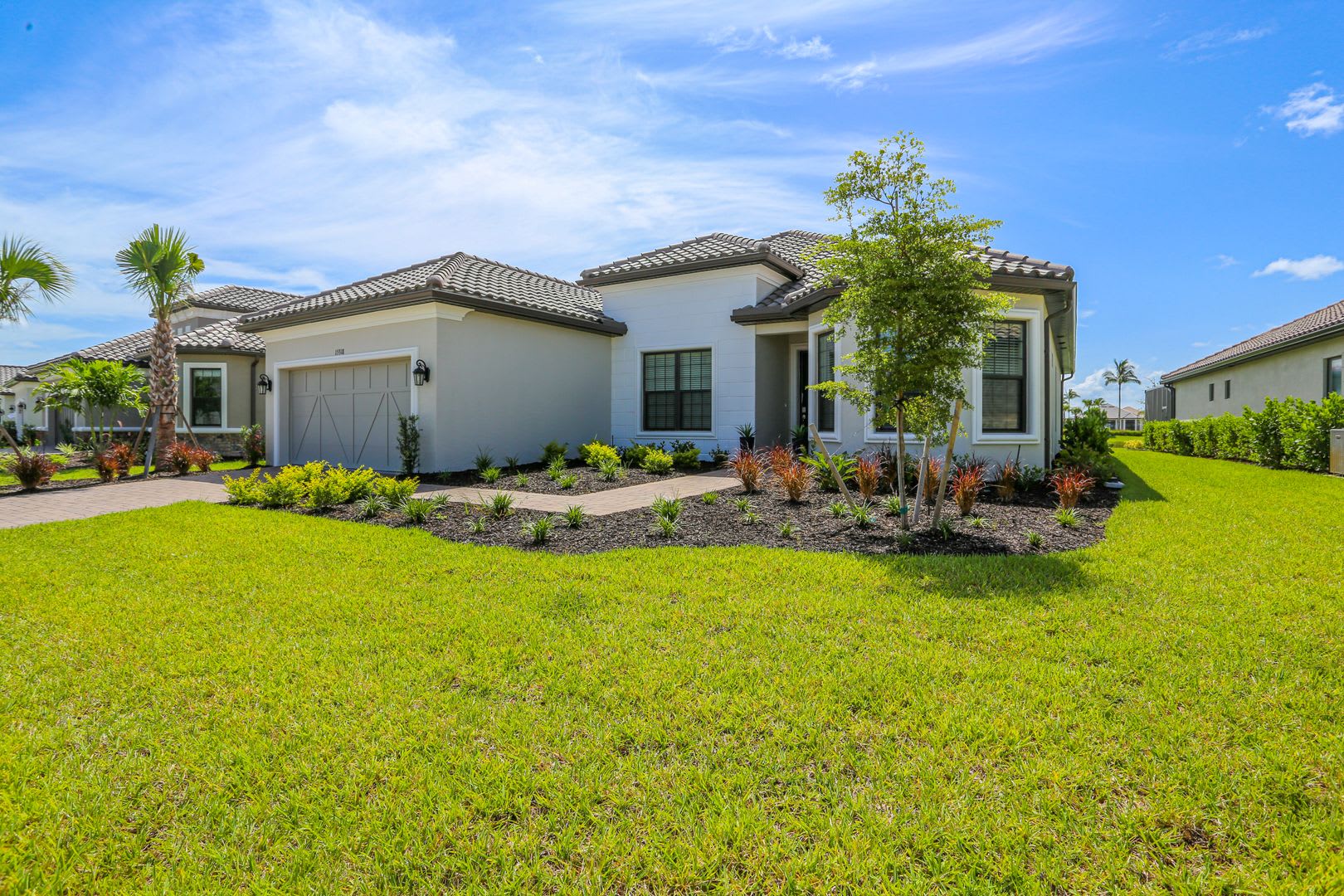 Brand New Stunning Pool Home Professionally Decorated 3 Beds Den 3 Full Baths Esplanade By The Island Untouched By Hurricane Ian – photo 5