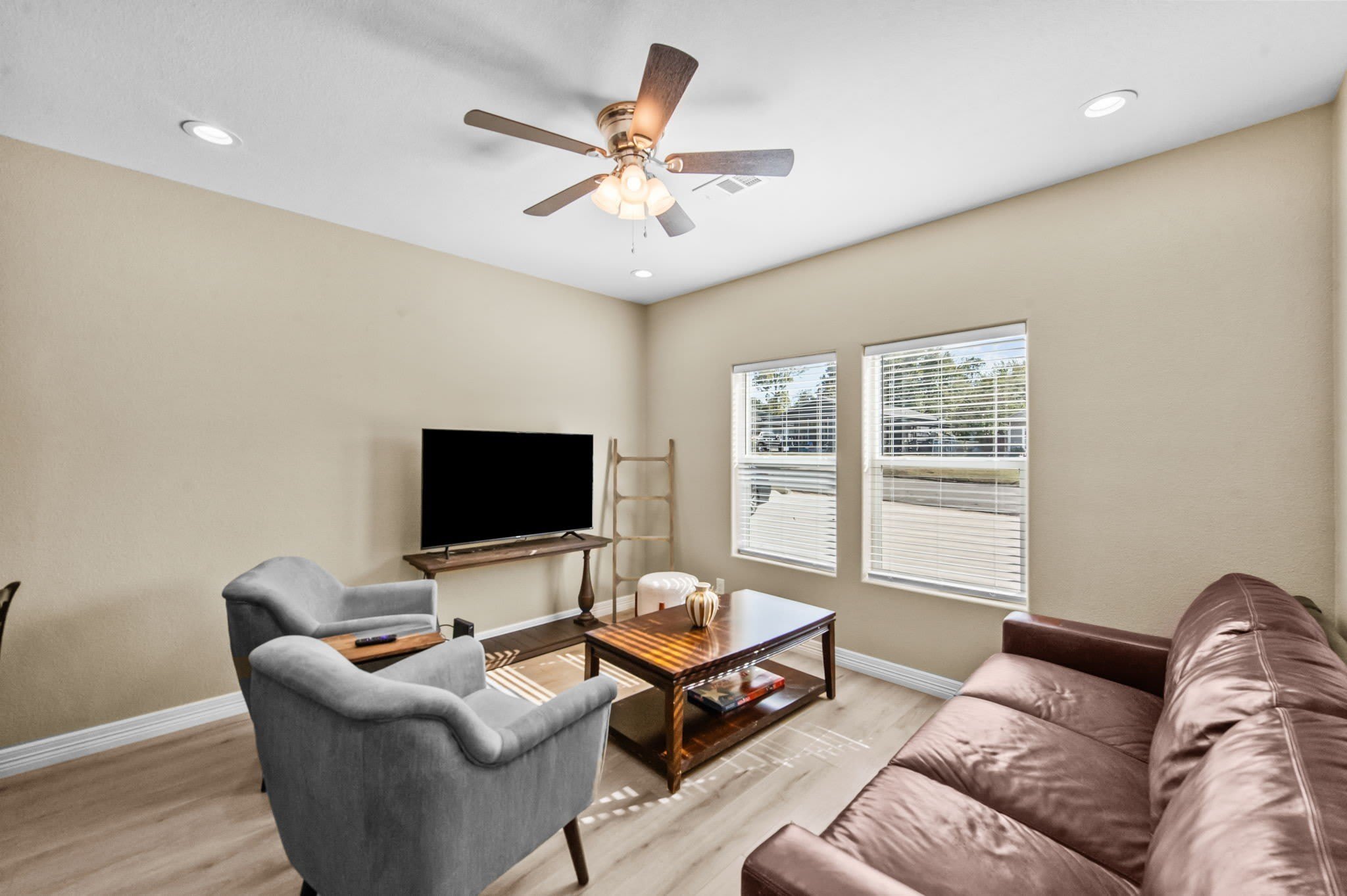 613 W Elm Street – photo 5