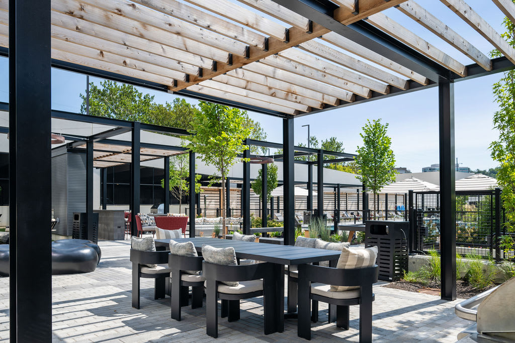 Madison West Elm – photo 5