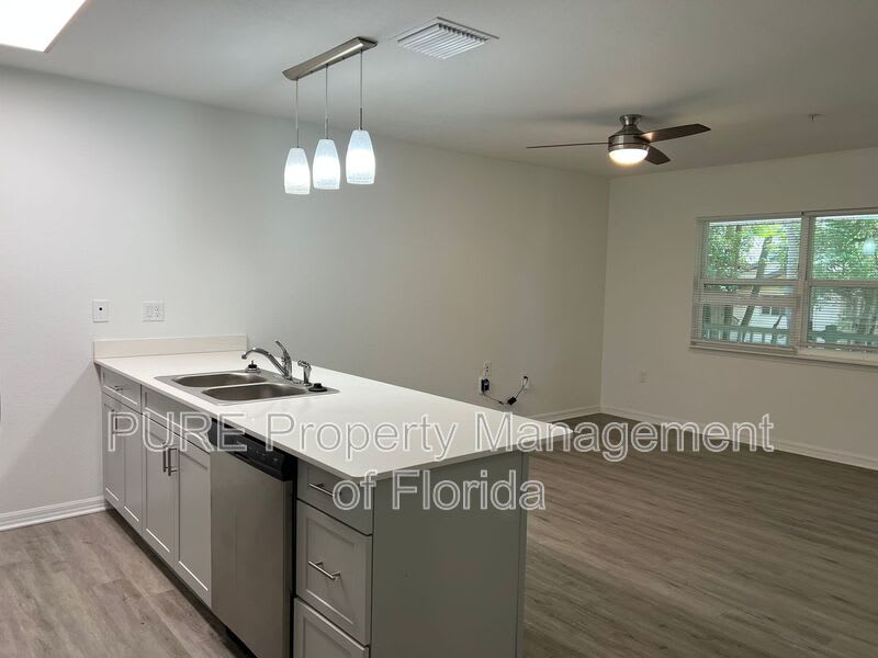318 NE 7 Terrace – photo 4
