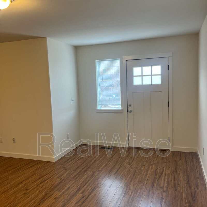 1214 SW 27th St – photo 3