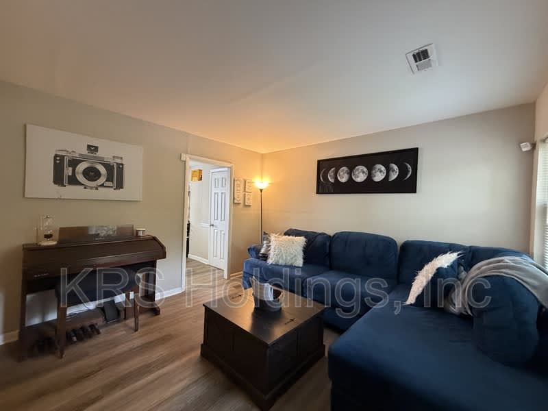 60 Sycamore Avenue – photo 2