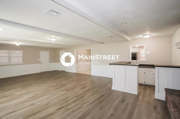 3104 Saint John Avenue – photo 3