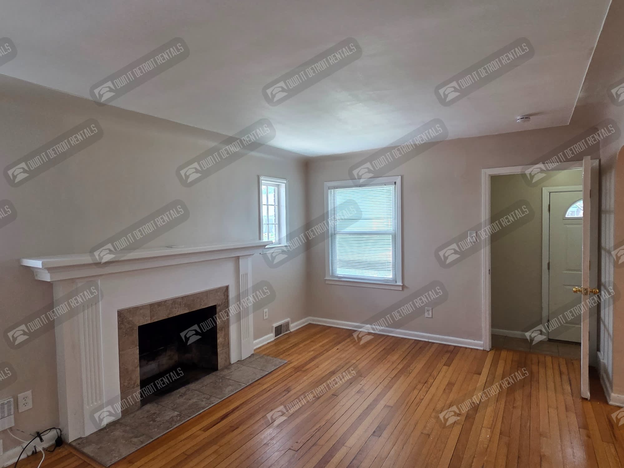 20252 Roscommon St – photo 4