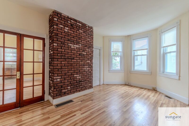 2900 E Strathmore Ave – photo 4