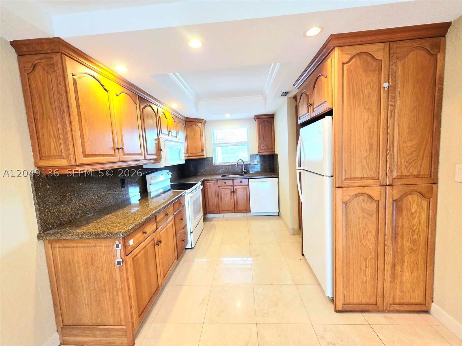 1400 NE 57th Ct – photo 3
