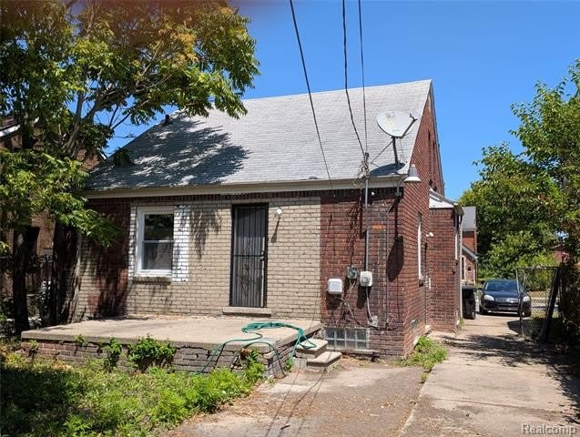 5575 Buckingham Avenue – photo 4