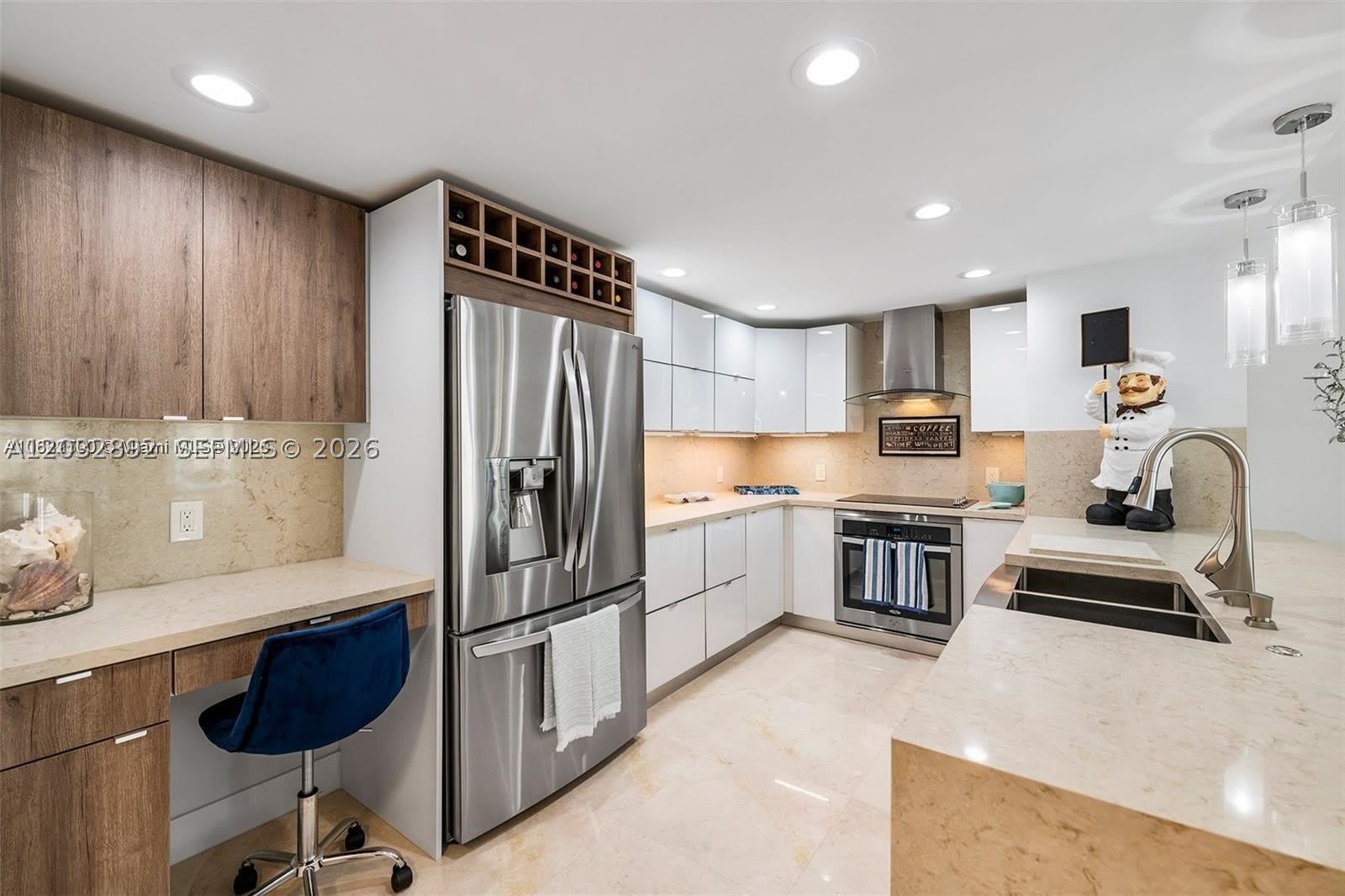 1149 Hillsboro Mile – photo 4