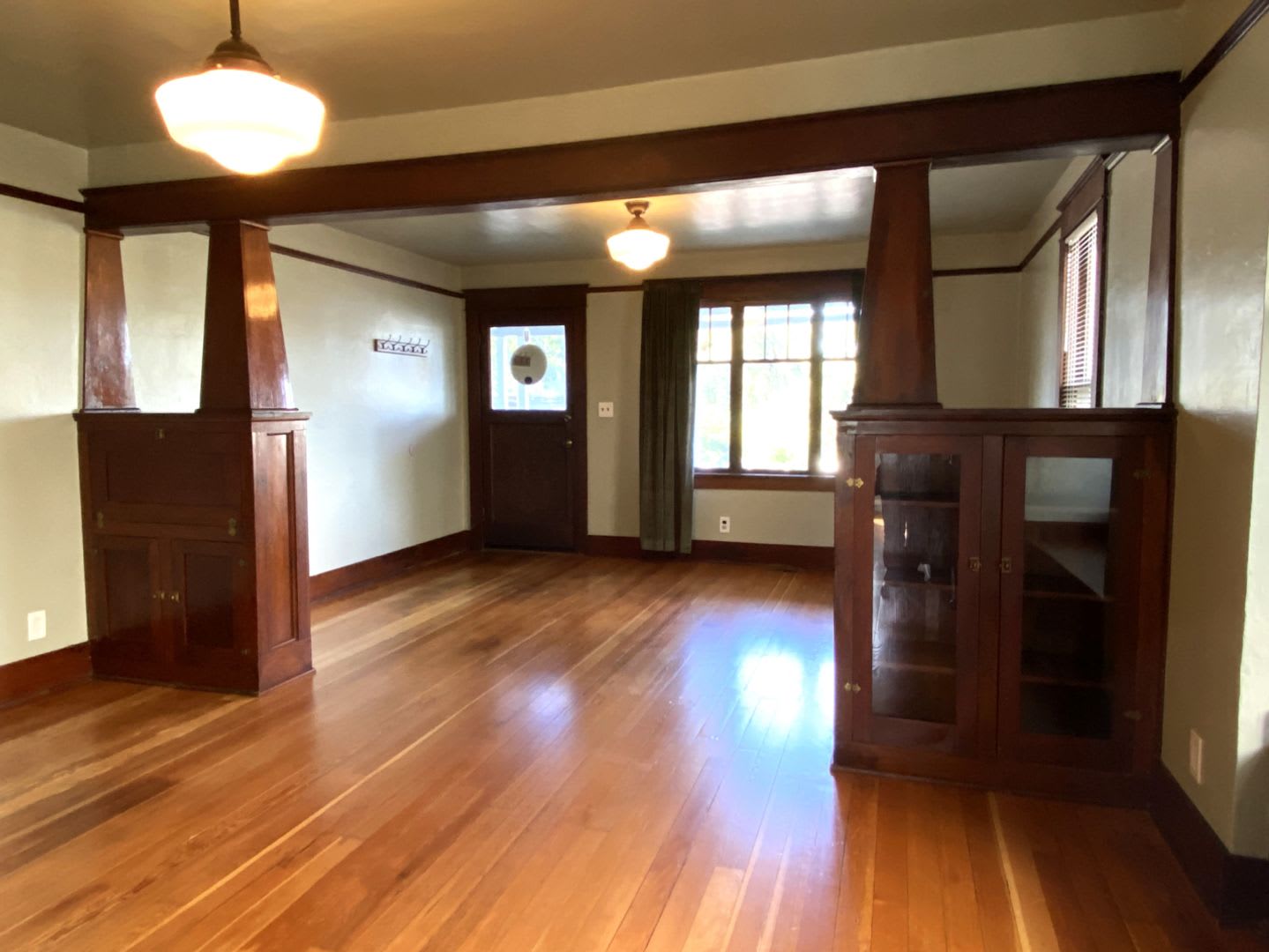 Craftsman Bungalow with Utilities – photo 5