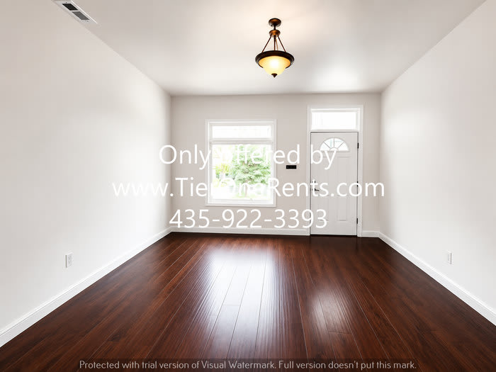 743 Hawthorne Avenue South – photo 2