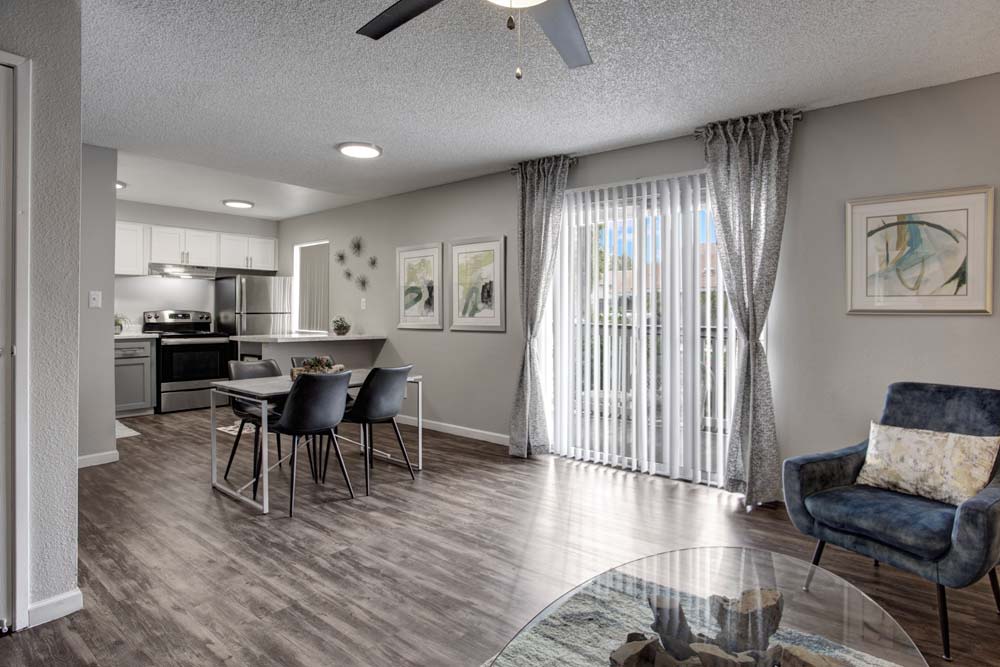505 West – photo 4