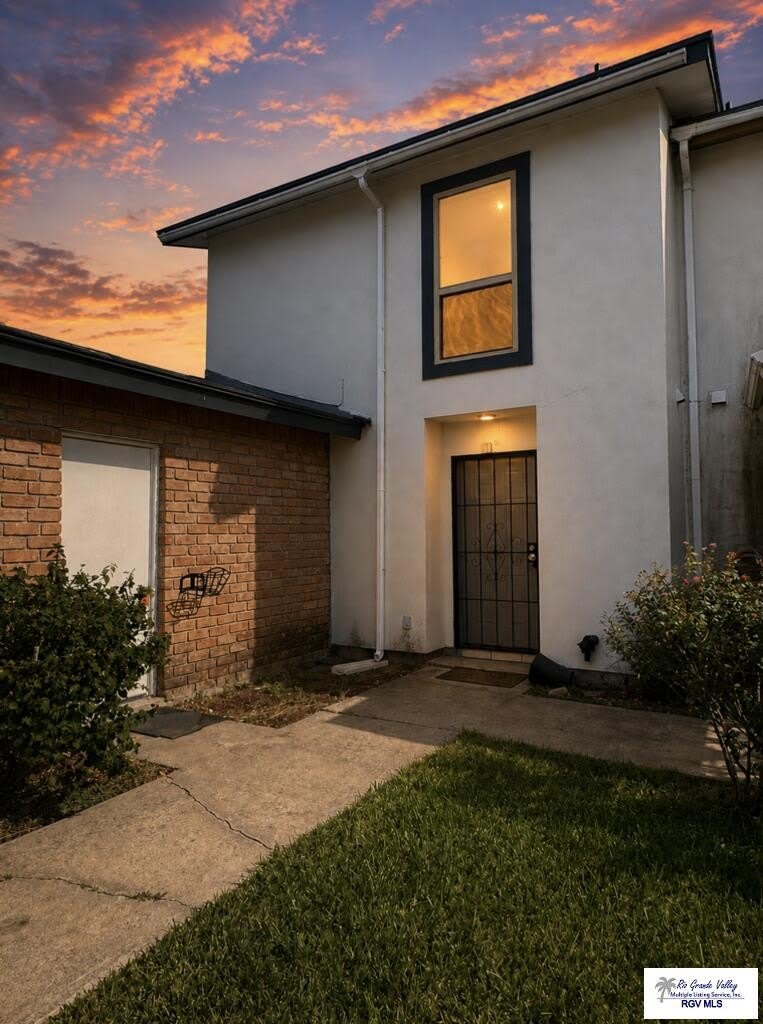 715 CONTINENTAL DR. – photo 1