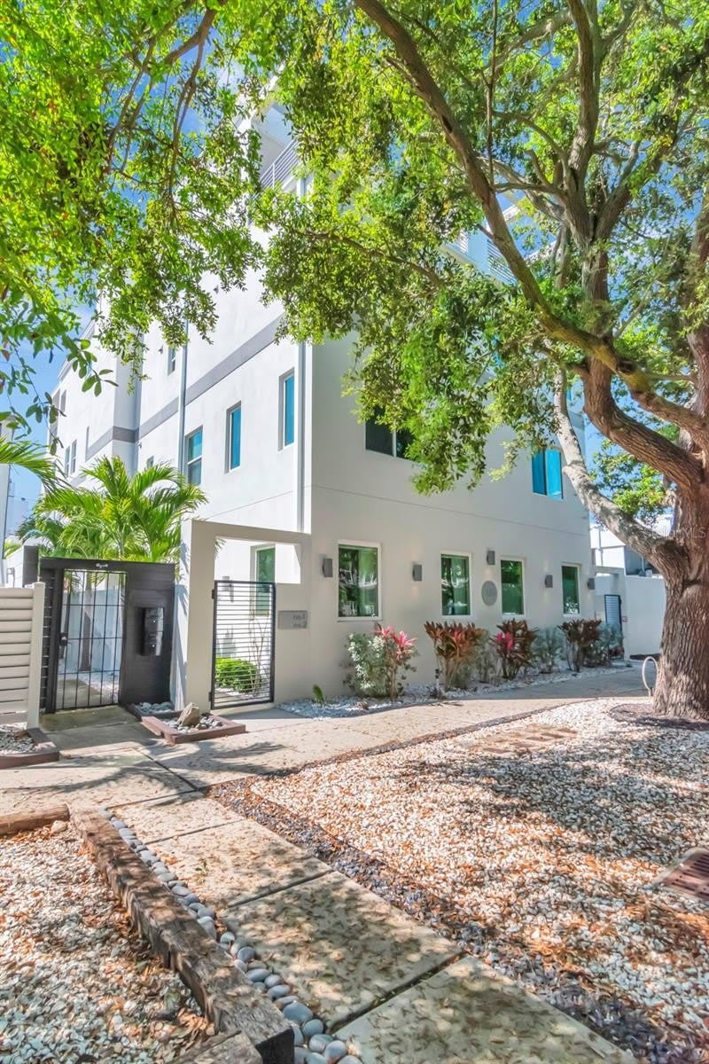 536 4TH Avenue S – photo 1