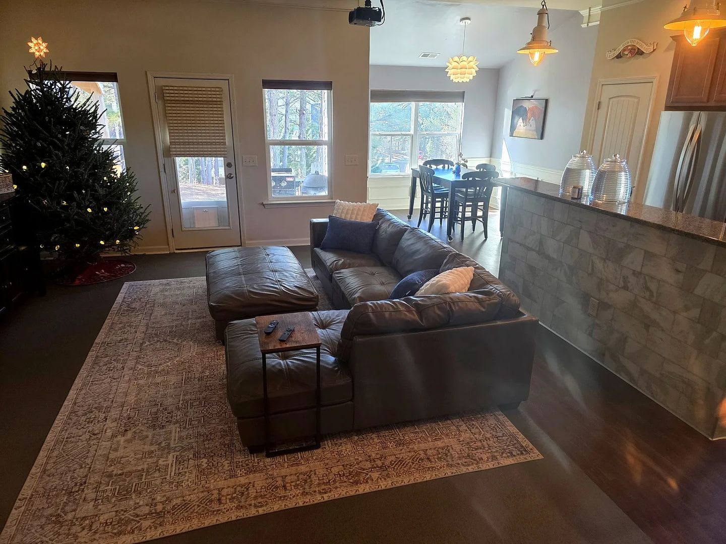 Room in 4 Bedroom Home at Katielee Cove – photo 1