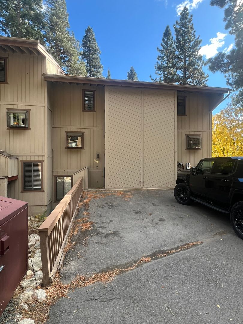 3-Bed 3-Bath Mountain Home – photo 2