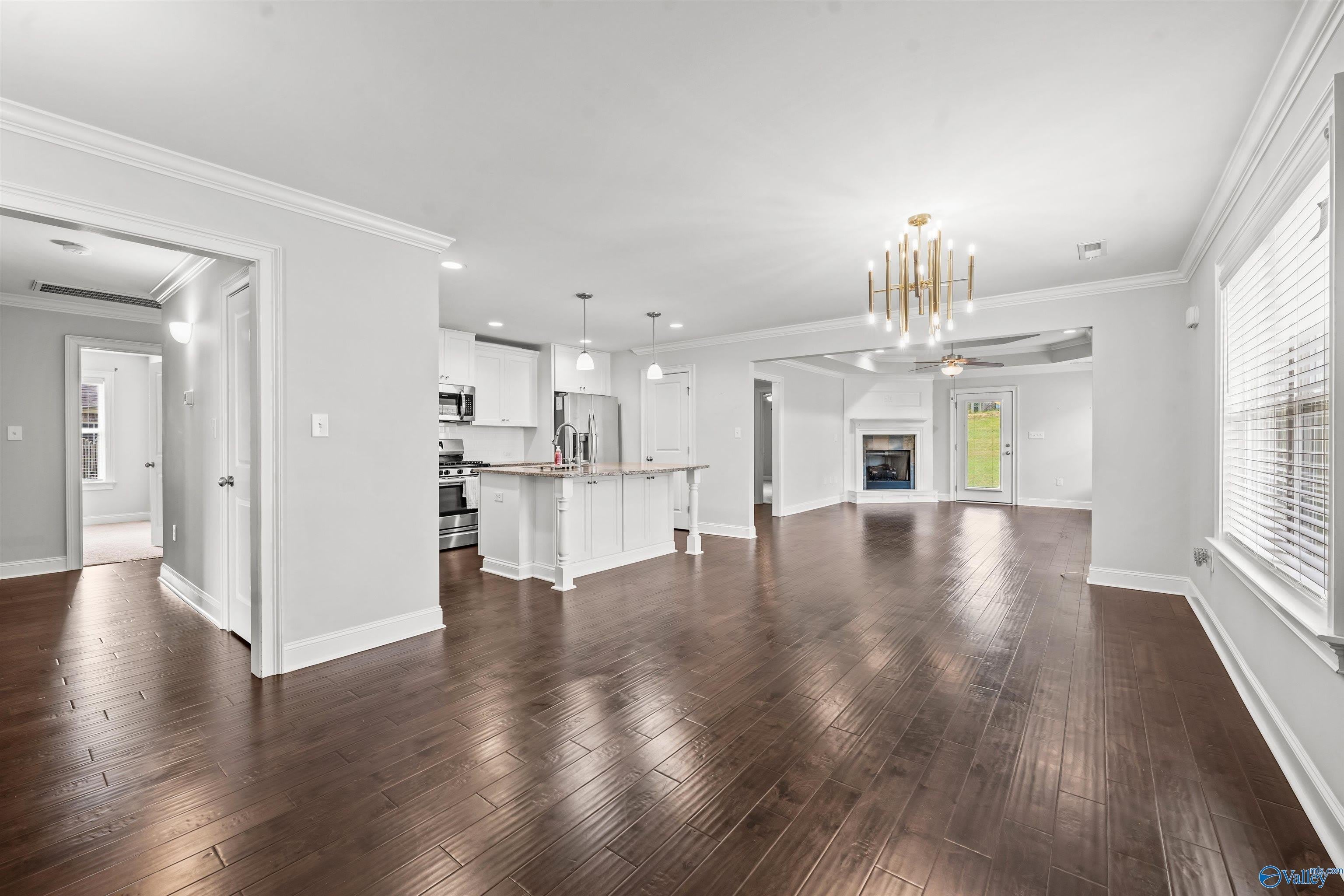 233 Dustin Lane NW – photo 4