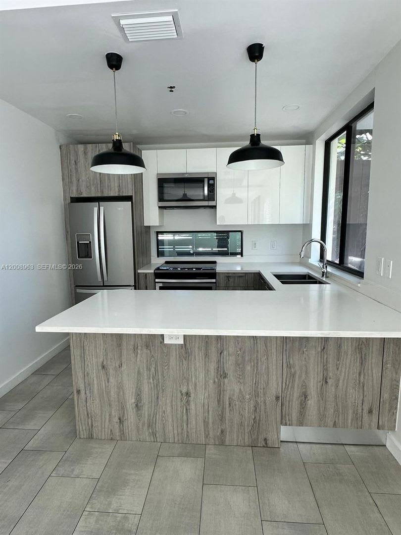 722 NE 15TH AVE #APARTMENT 2 FORT LAUDERDALE, FL 33304 – photo 5
