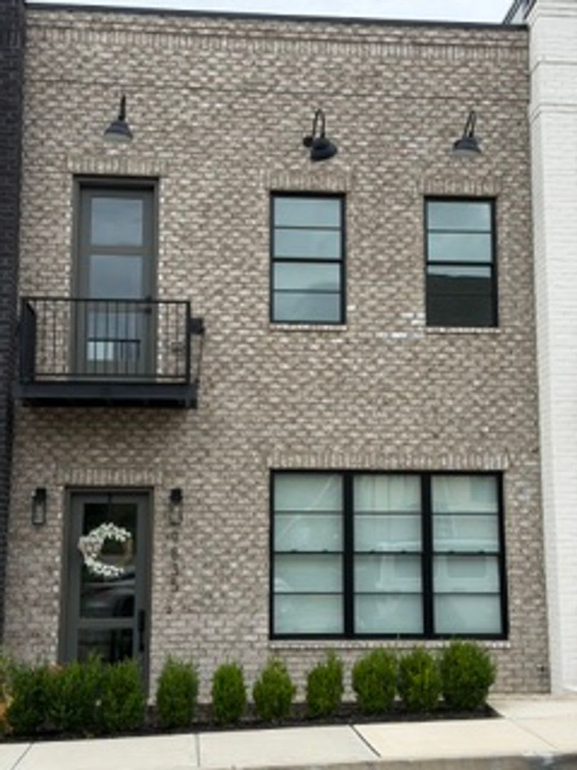 Knoxville 37922 2 Bedroom 2 5 Bath Townhome In Northshore Town Center – photo 1