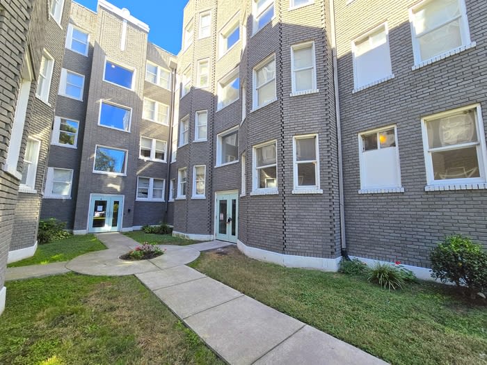 1217 Colonial Avenue – photo 2
