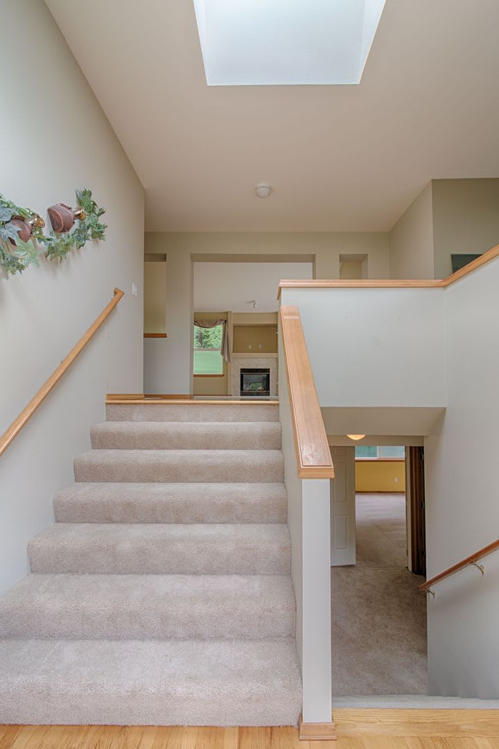 Large Updated 5 Bed SPLIT-LEVEL Kenmore Home! – photo 2