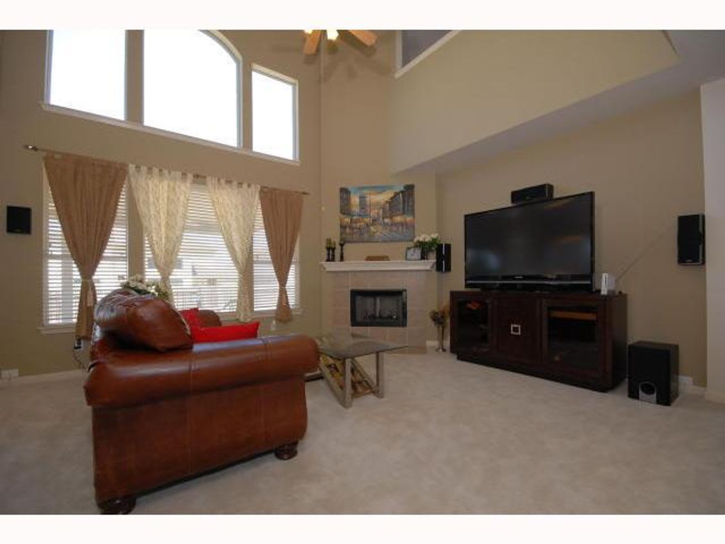 GREAT 4 BEDROOM WITH ALL THE BELLS AND WHISTLES – photo 5