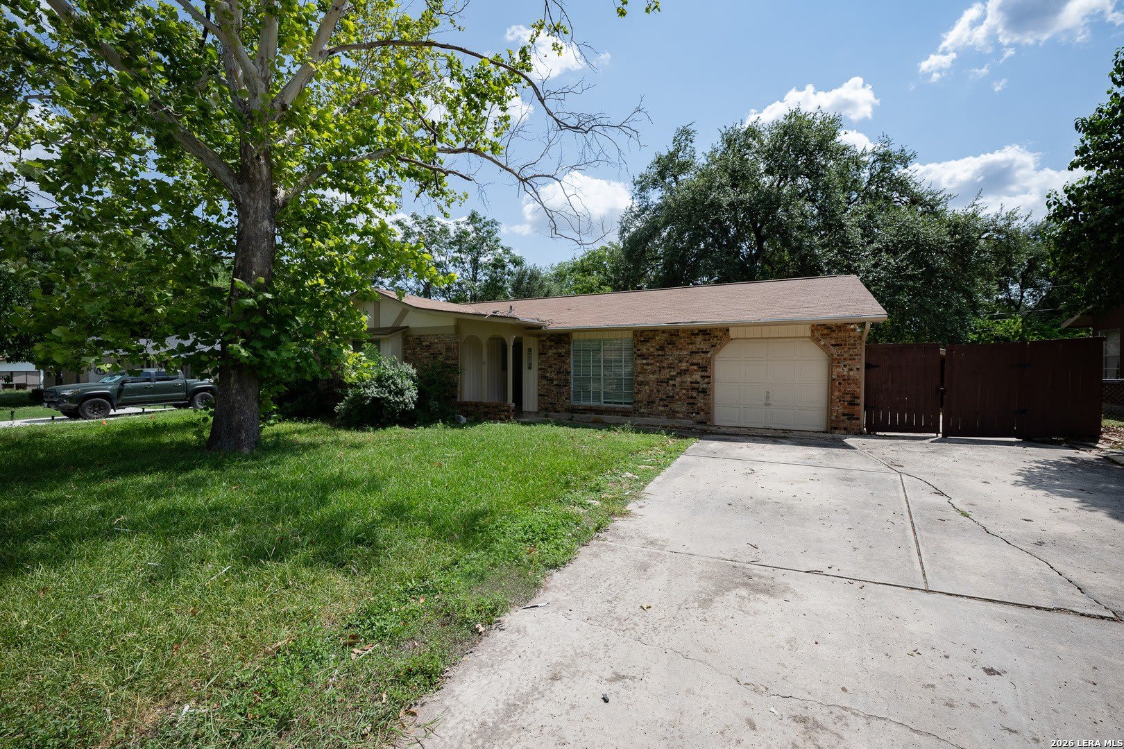 6614 PEACH TREE DR – photo 2