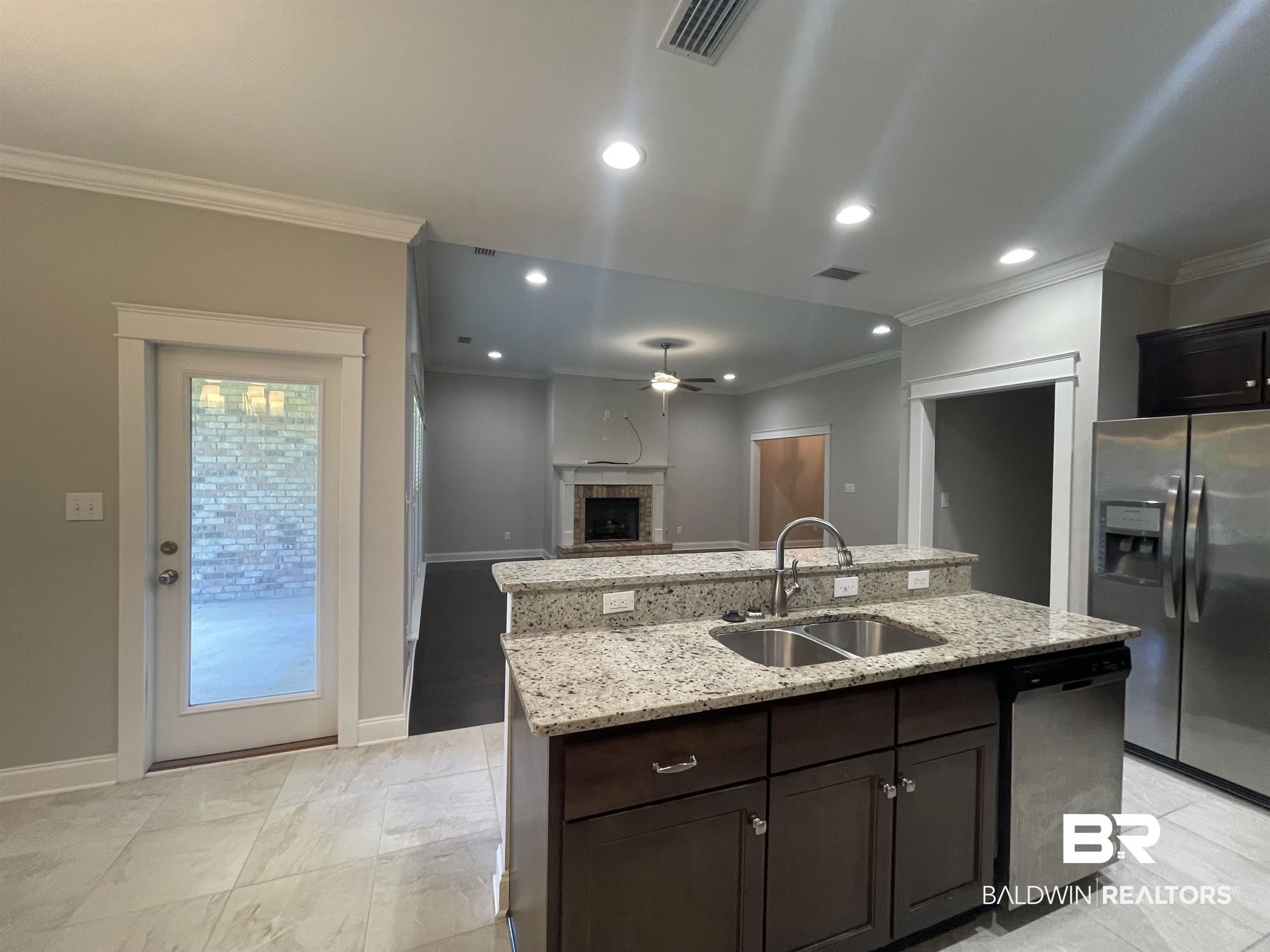 253 Hawthorne Circle – photo 3