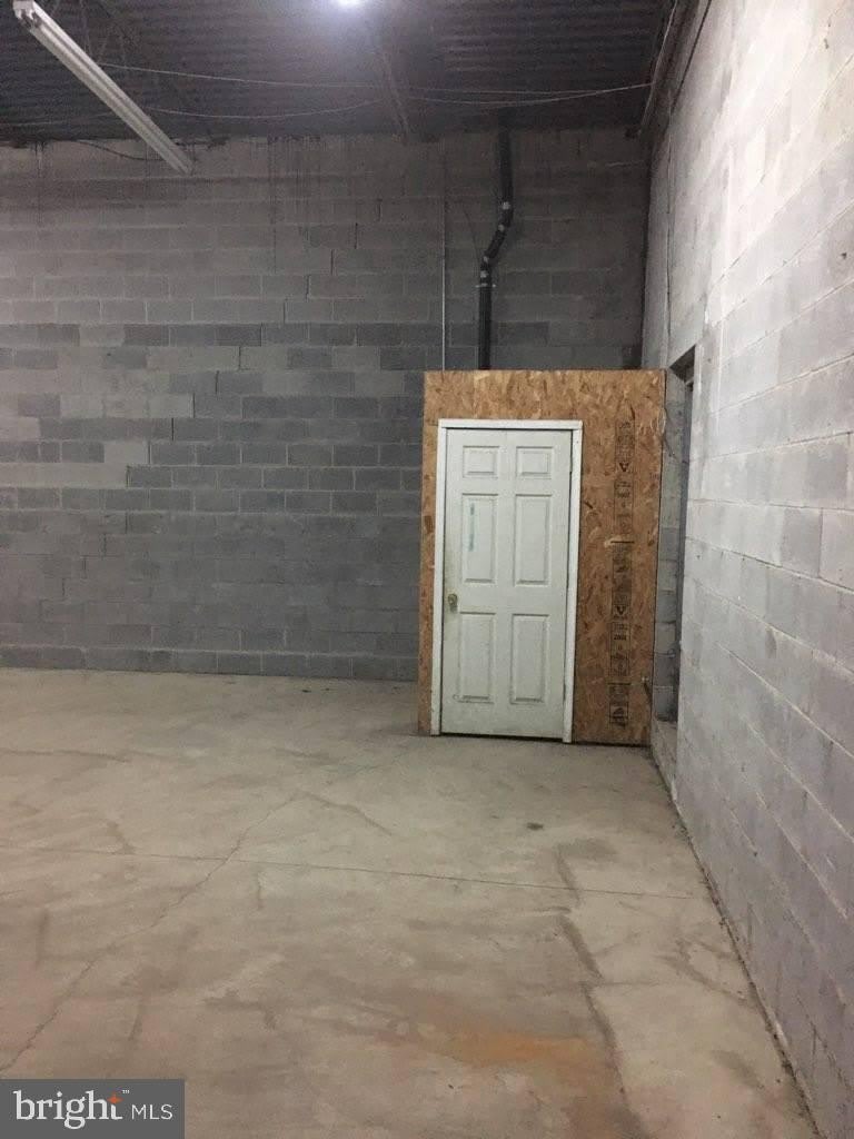 9203 JAMES Street – photo 3