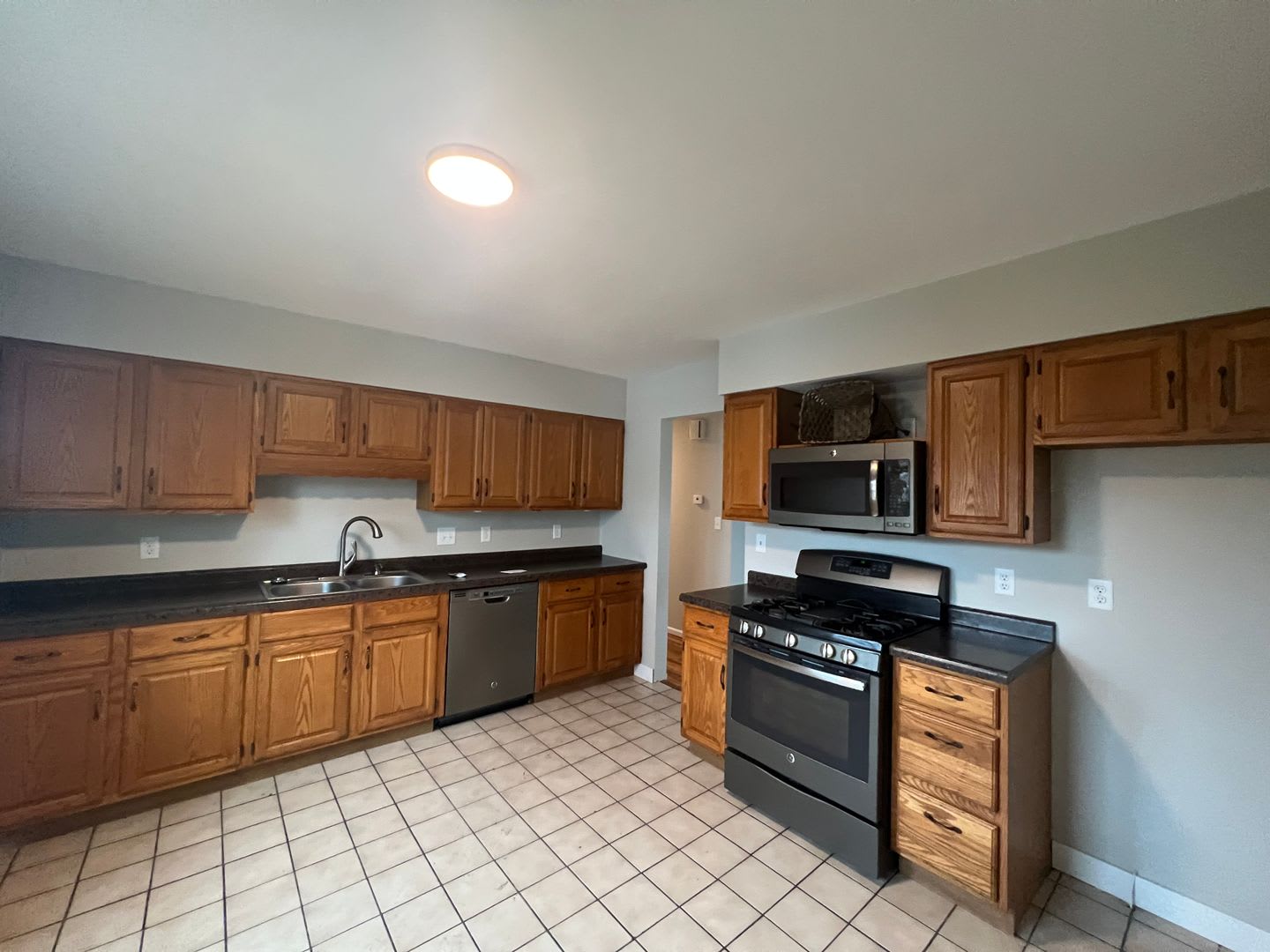 COMING SOON! 3 BEDROOM HOME!! – photo 2