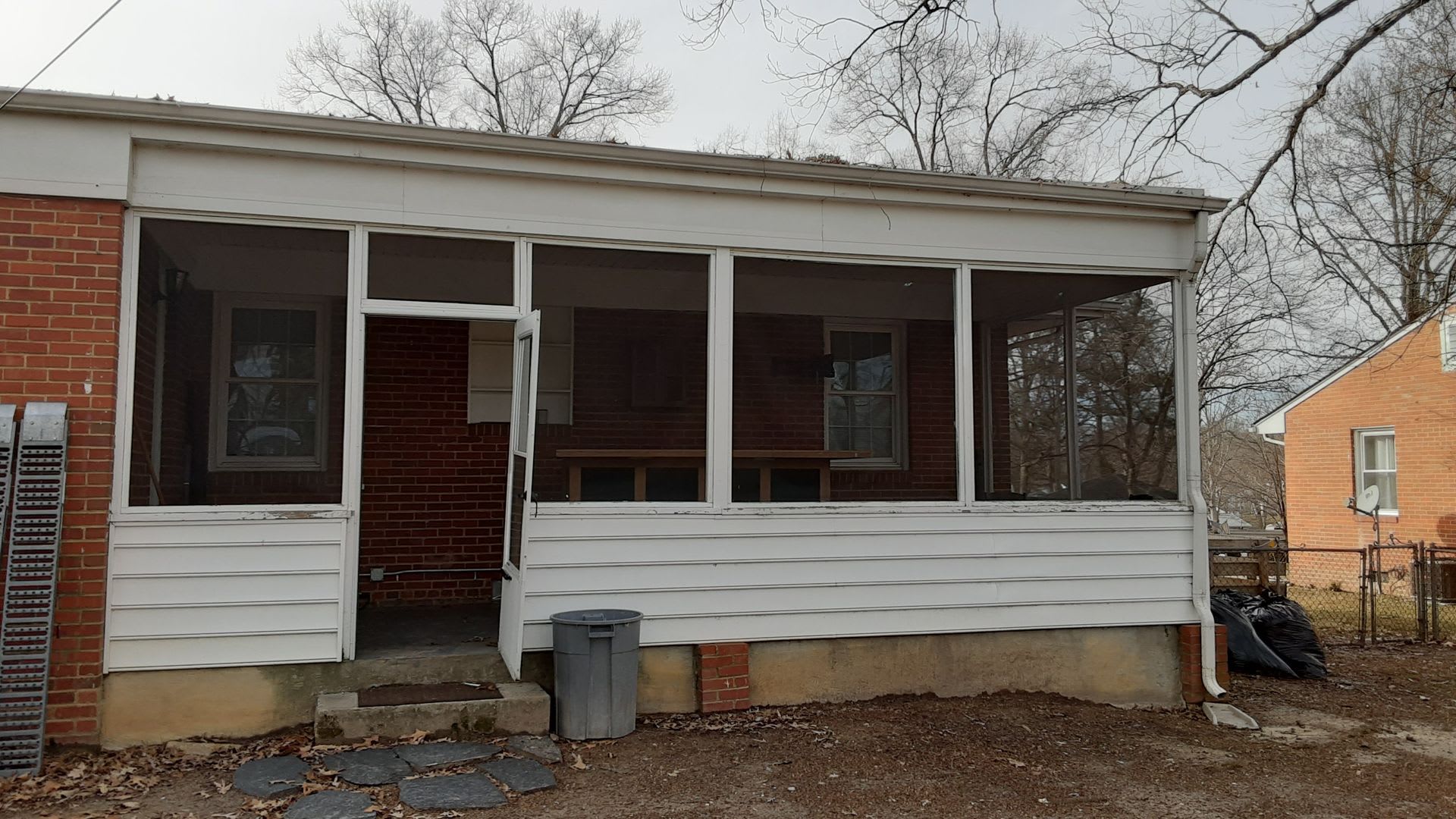 Classic Brick Ranch with 3 Bedrooms and 1 Bath in West End – photo 4