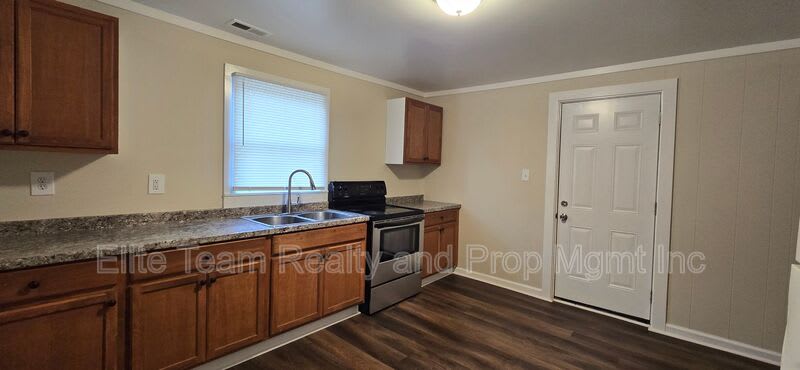 730 Taylor Street – photo 2