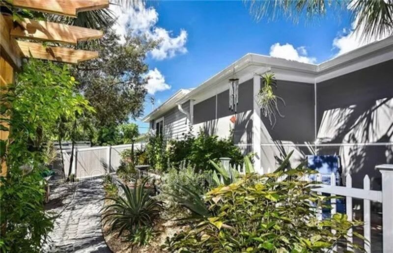11652 PAWLEY AVE – photo 3