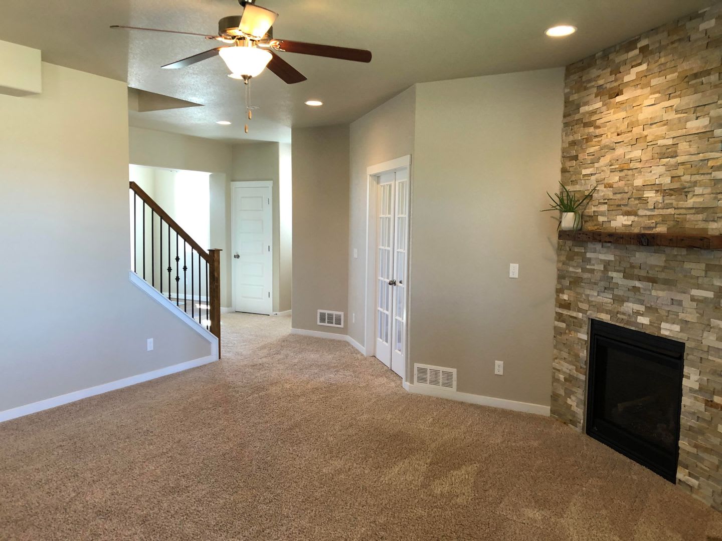 Beautiful 5Bd 3 5Ba Single Family Home Built In 2017 Immaculate Close To Schools And Shopping – photo 5