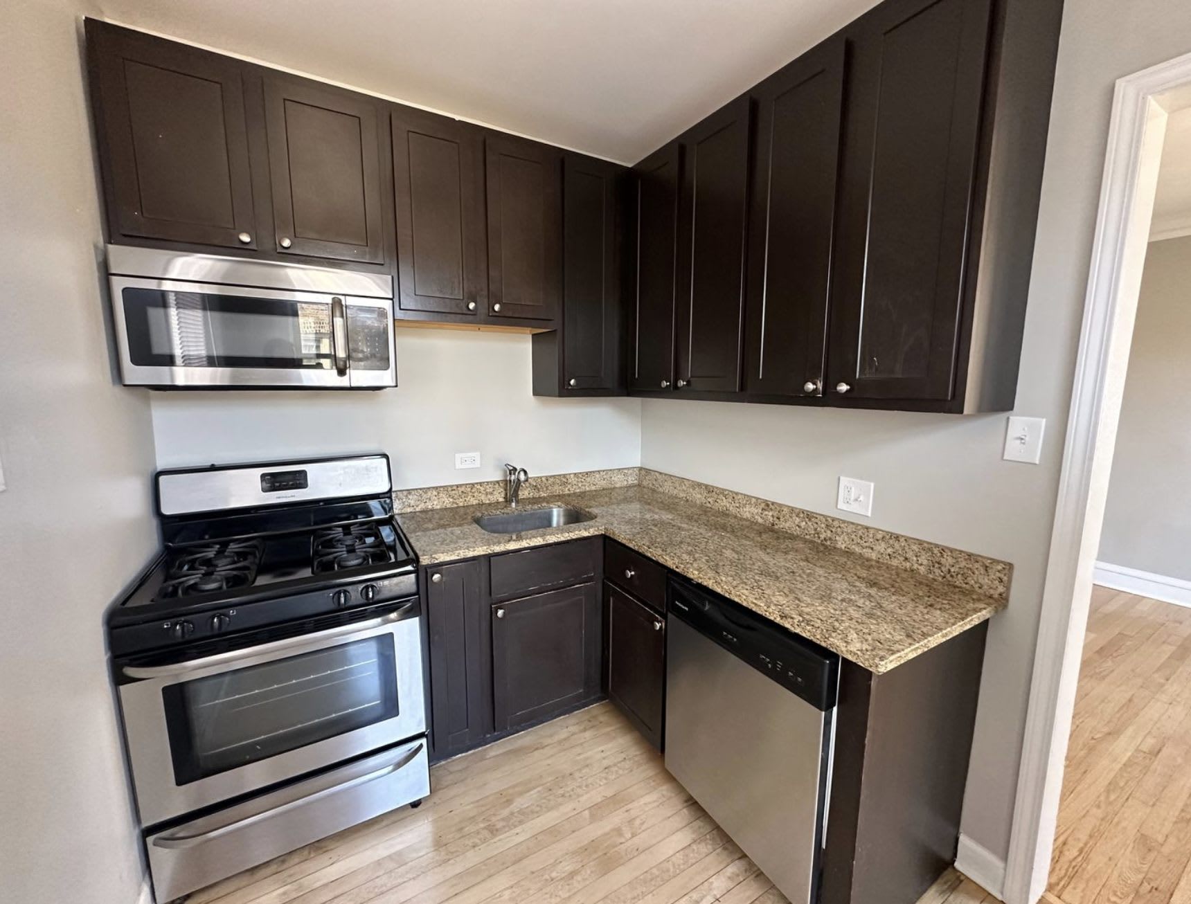2341 W Rosemont Ave – photo 5