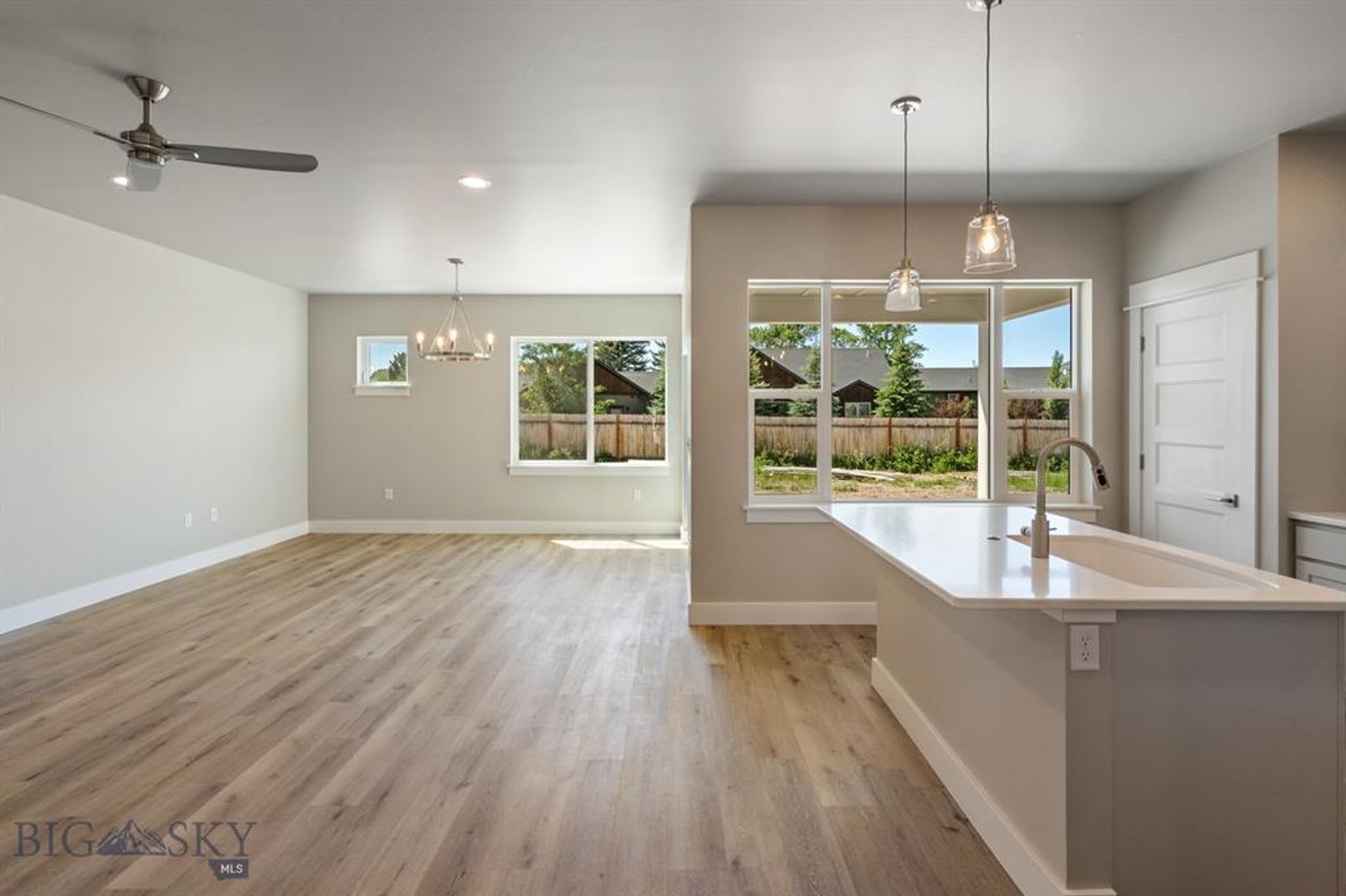 4 Bedroom Modern Townhome! – photo 3