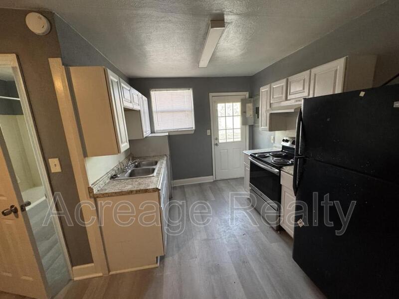 4114 Moncrief Rd – photo 2