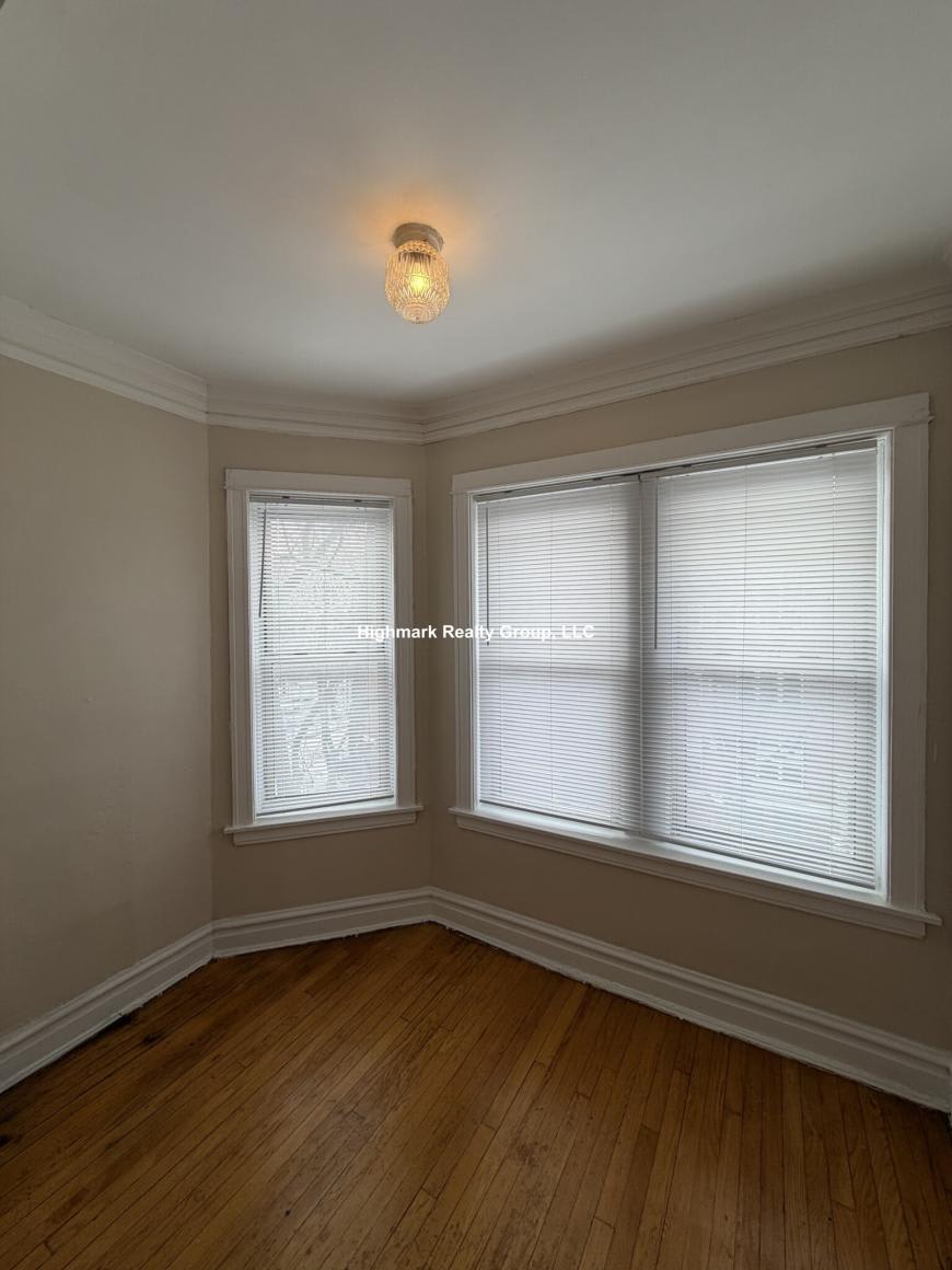 7513 North Greenview Ave. – photo 2
