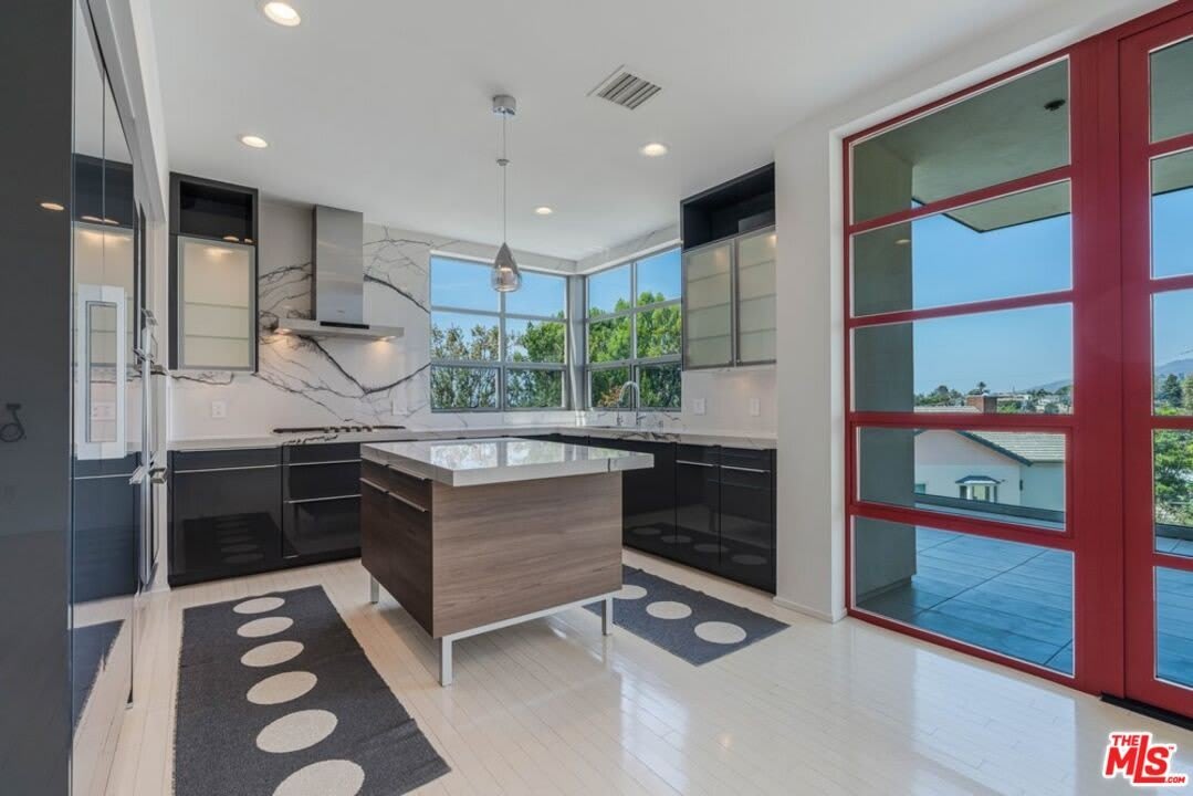 870 Haverford Ave – photo 5